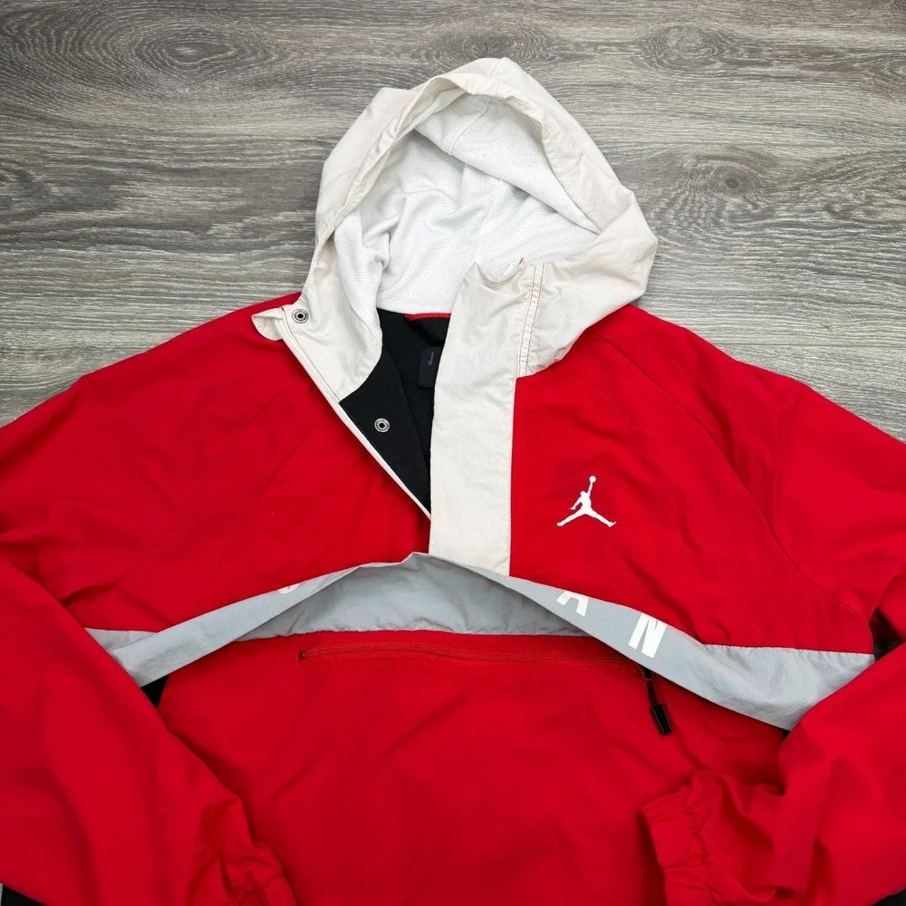 Air Jordan Jacket Mens Medium Red Spellout Windbreaker Jumpman Side Zip Hooded